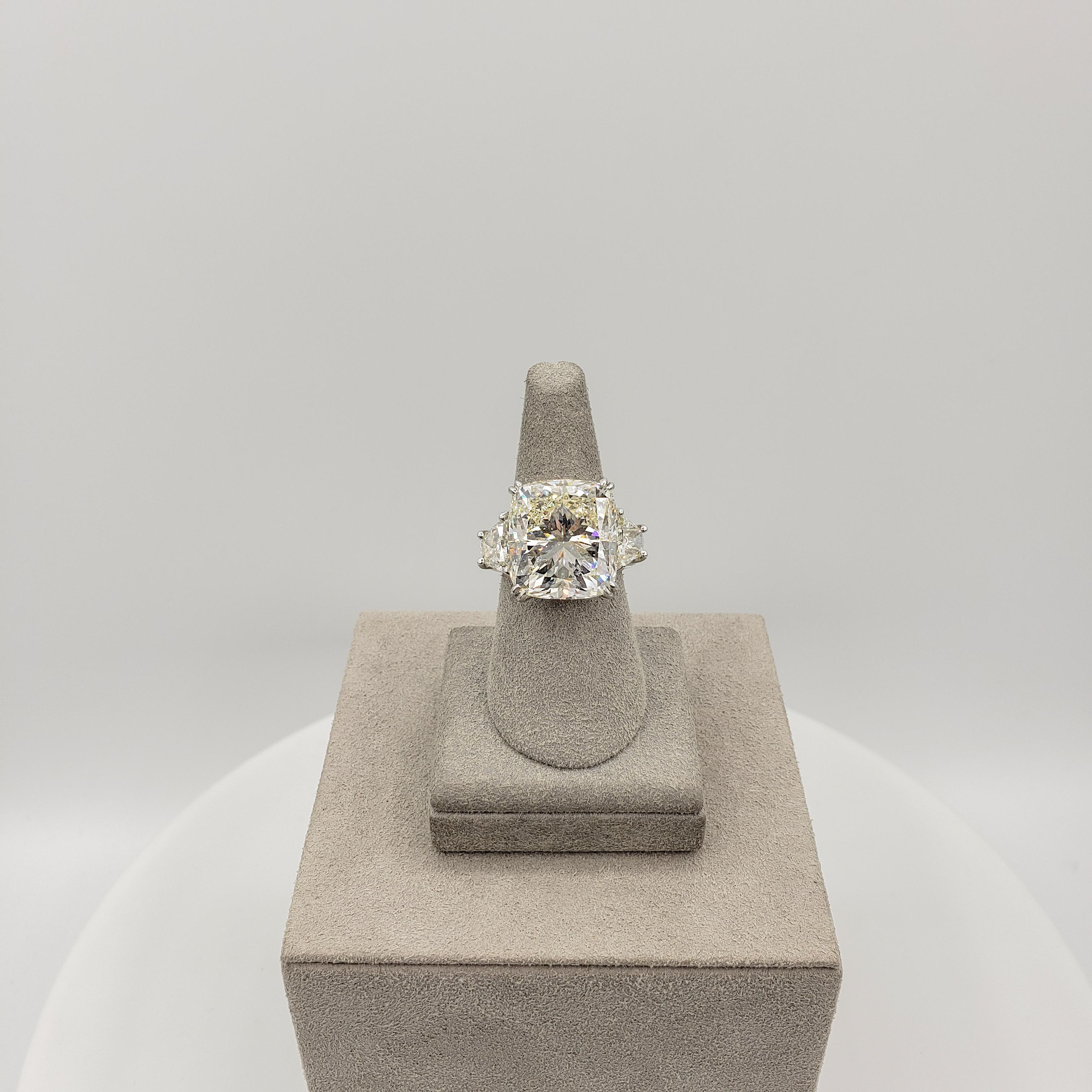 GIA Certified 17.18 Carat Cushion Cut Diamond Three-Stone Engagement Ring In New Condition For Sale In New York, NY