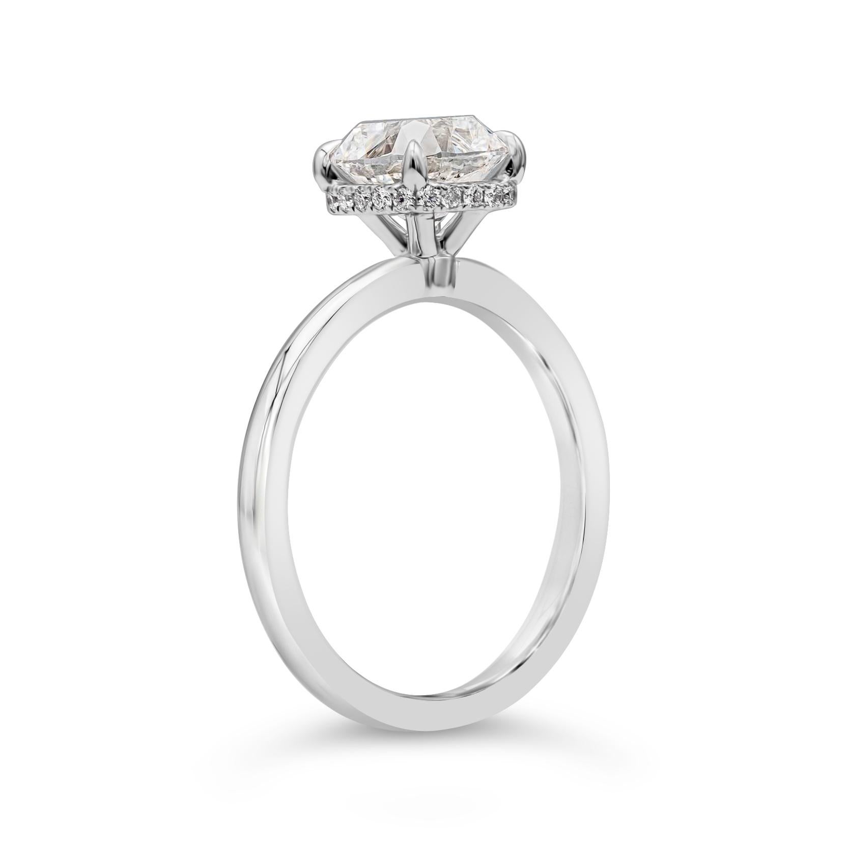 Anello di fidanzamento solitario con diamante taglio cuscino antico certificato GIA da 1,72 carati In condizioni Nuovo in vendita a New York, NY