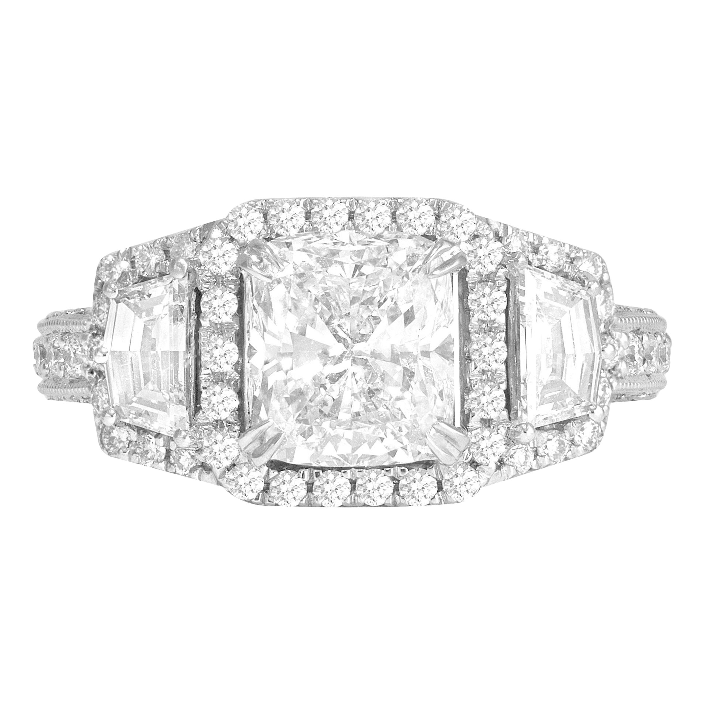 GIA-zertifizierter 1,72 Karat natürlicher Diamantring aus 18 Karat Gold mit Kissenschliff im Kissenschliff Ref94 im Angebot