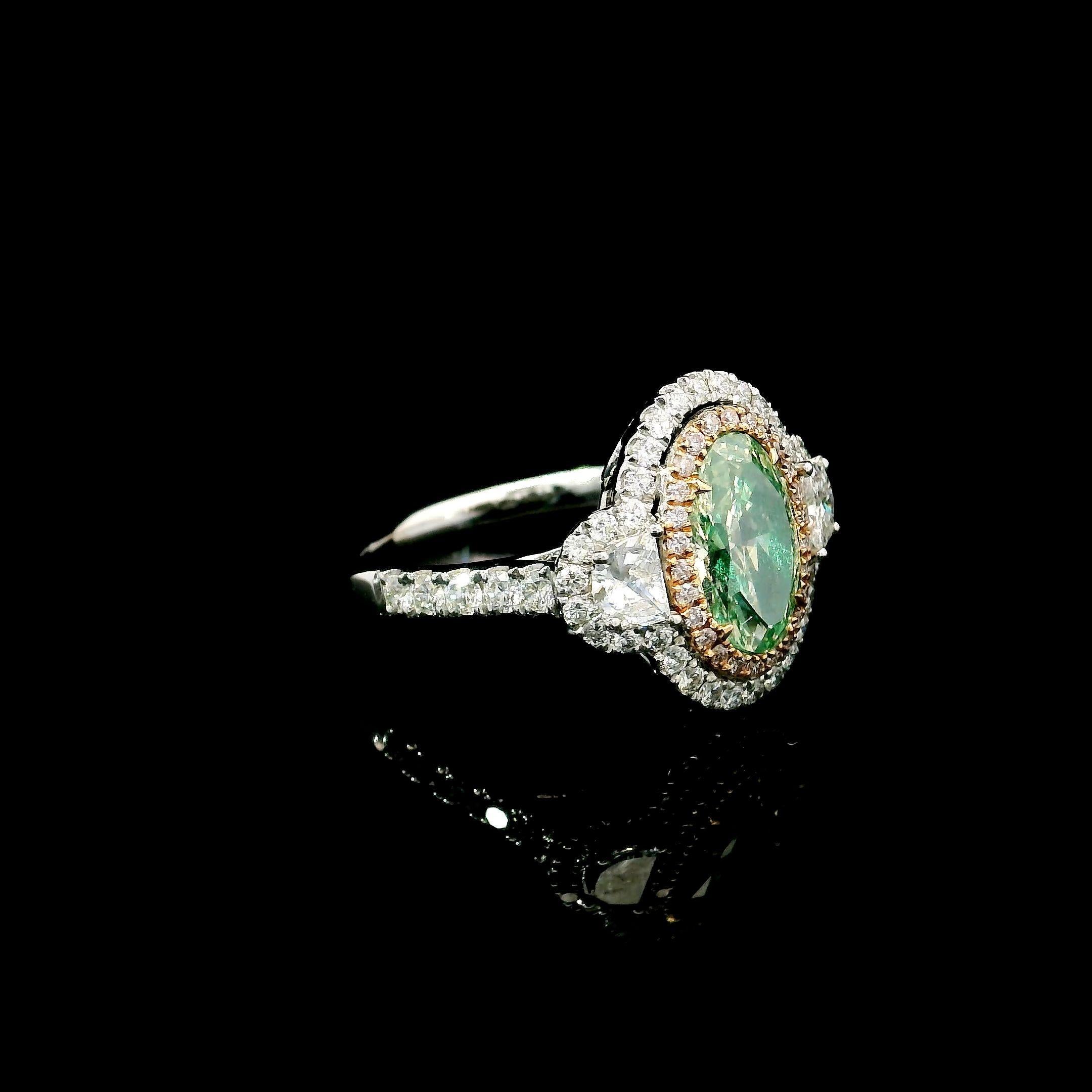 Taglio ovale Anello con diamante certificato GIA da 1,74 carati, di colore giallo chiaro e verdastro, purezza SI2 in vendita