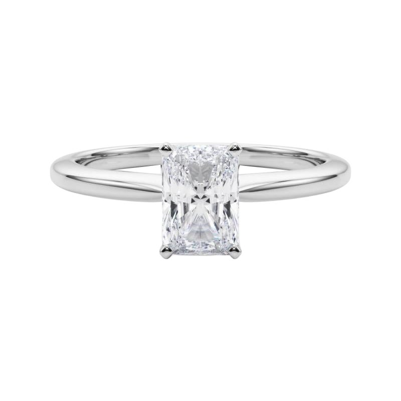 Bague solitaire à diamant radiant de 1.74 carats, certifiée par la GIA et sertie sur le pourtour