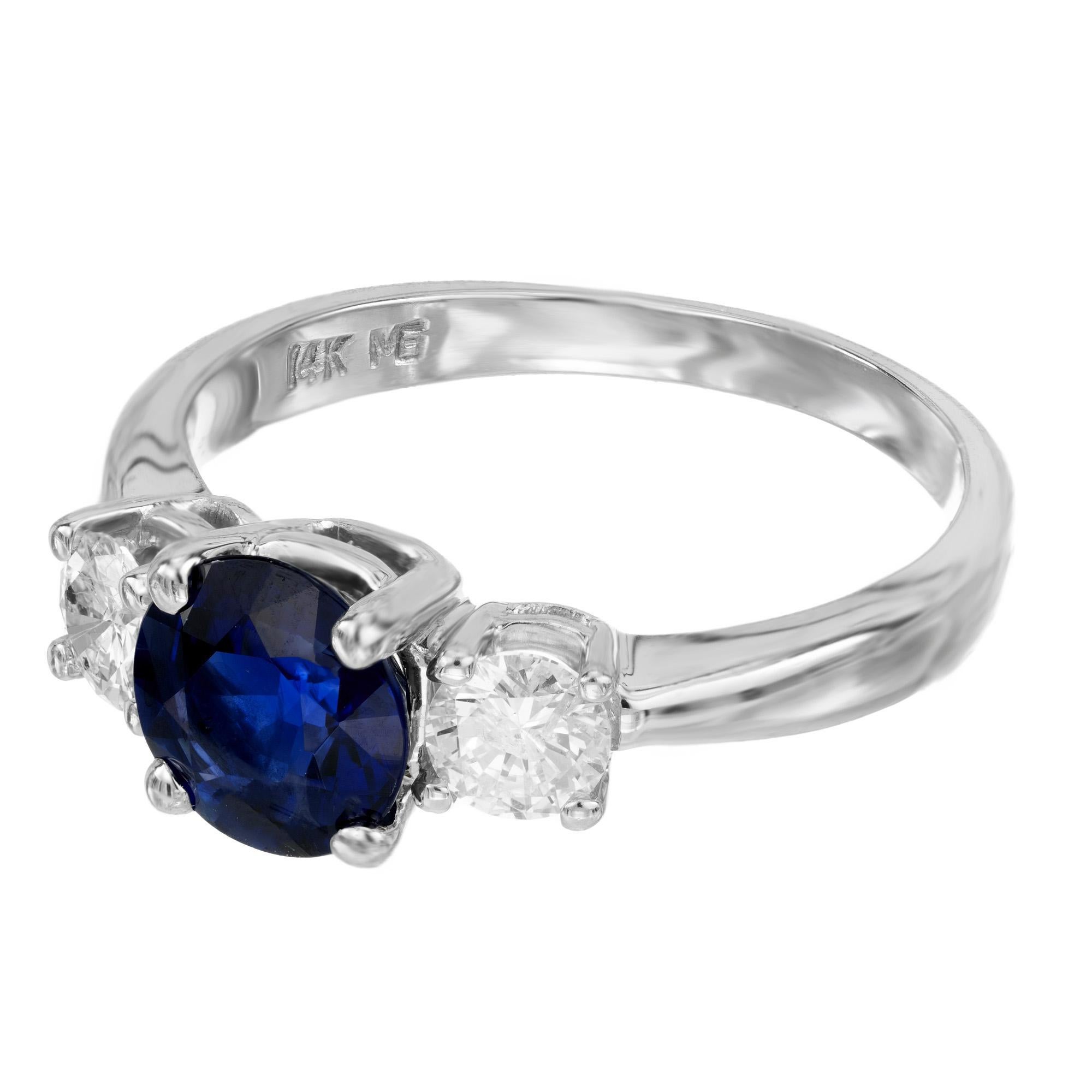 Round Cut GIA Certified 1.74 Carat Sapphire Diamond Gold Three-Stone Engagement Ring For Sale