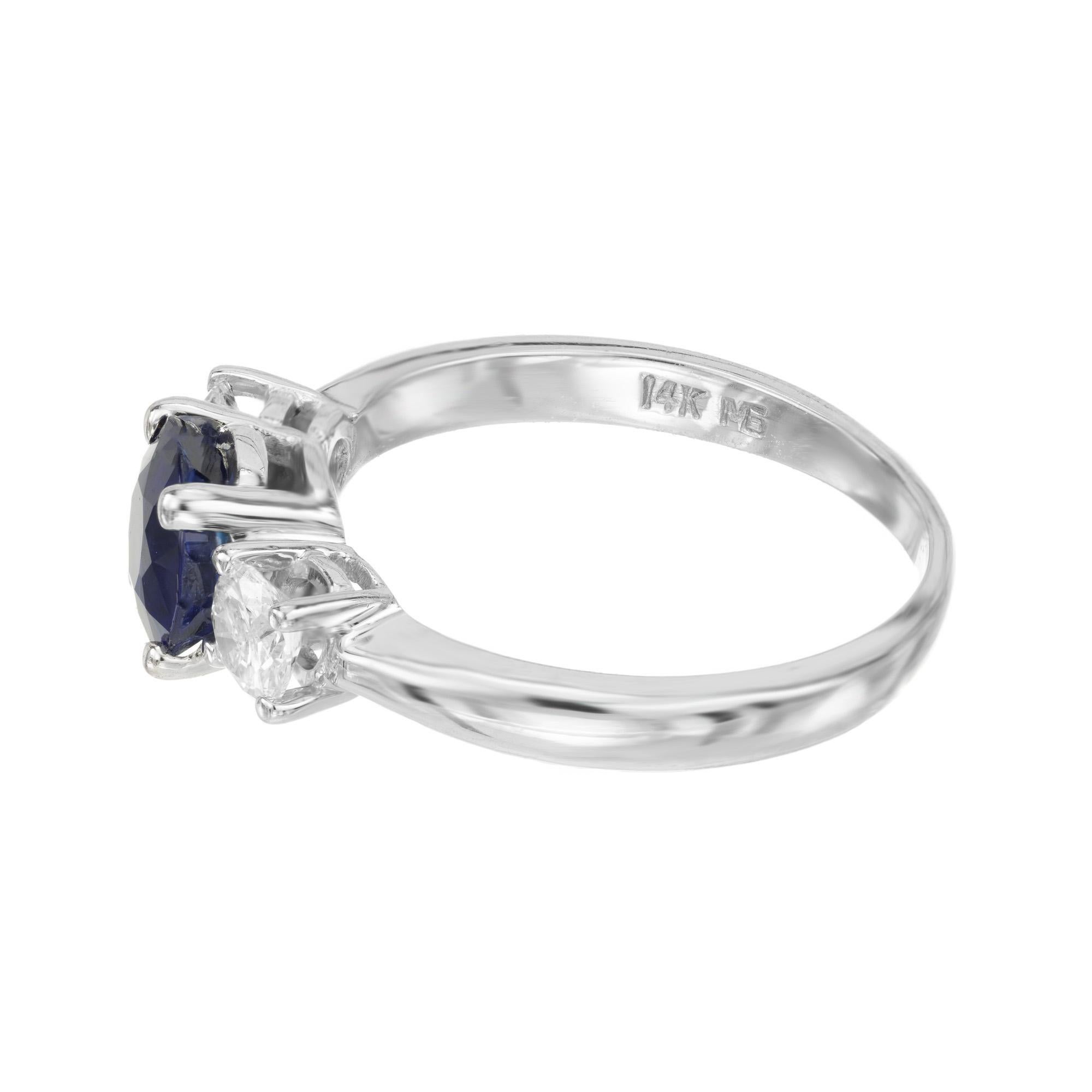 GIA Certified 1.74 Carat Sapphire Diamond Gold Three-Stone Engagement Ring For Sale 1