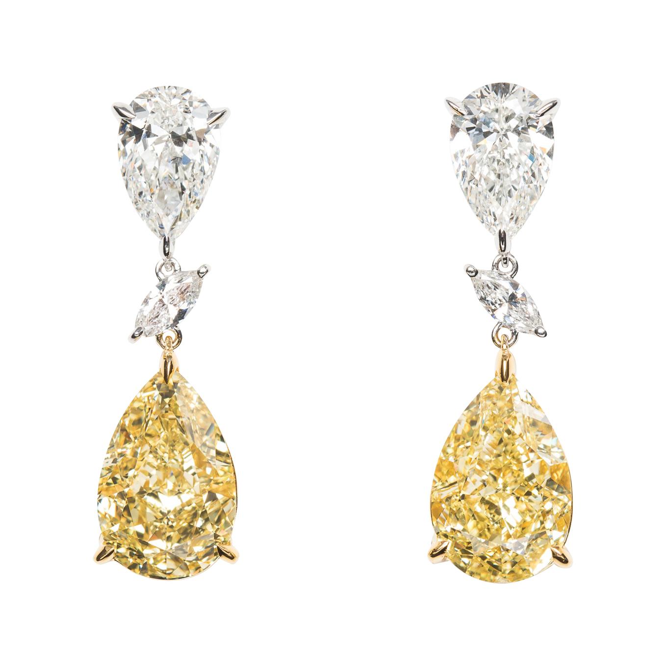 GIA Certified 17.42 Carat Pear Shape Yellow Diamond Drop Earrings in 18k Gold For Sale