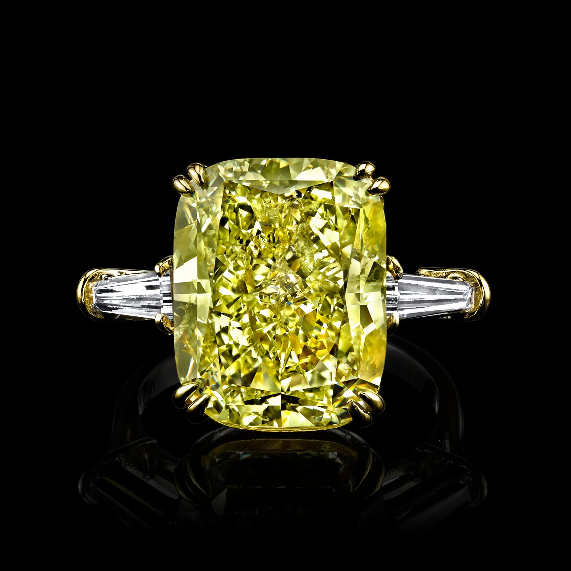 Contemporary GIA Certified 17.49 Carat Cushion Cut Fancy Light Yellow Diamond Ring For Sale