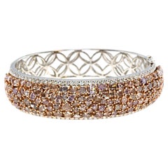 Bracciale in oro bianco con diamanti fantasia certificati GIA da 17,7 carati