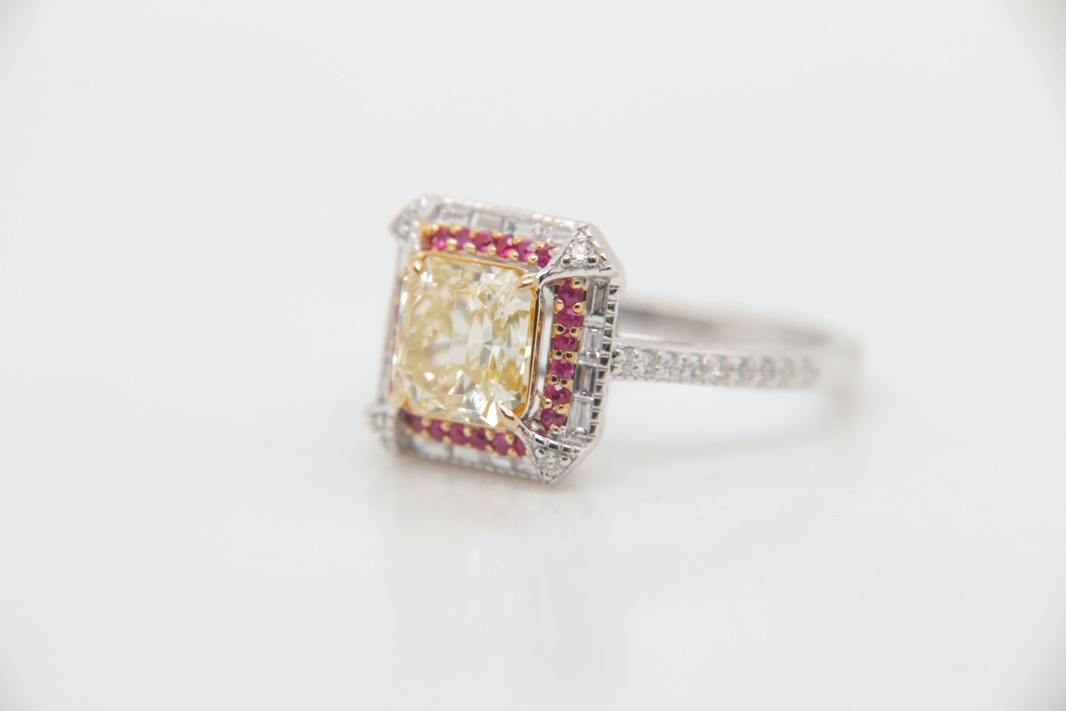 Women's or Men's GIA Certified 1.78 Carat Fancy Light Yellow Diamond Ring in 18K Gold For Sale