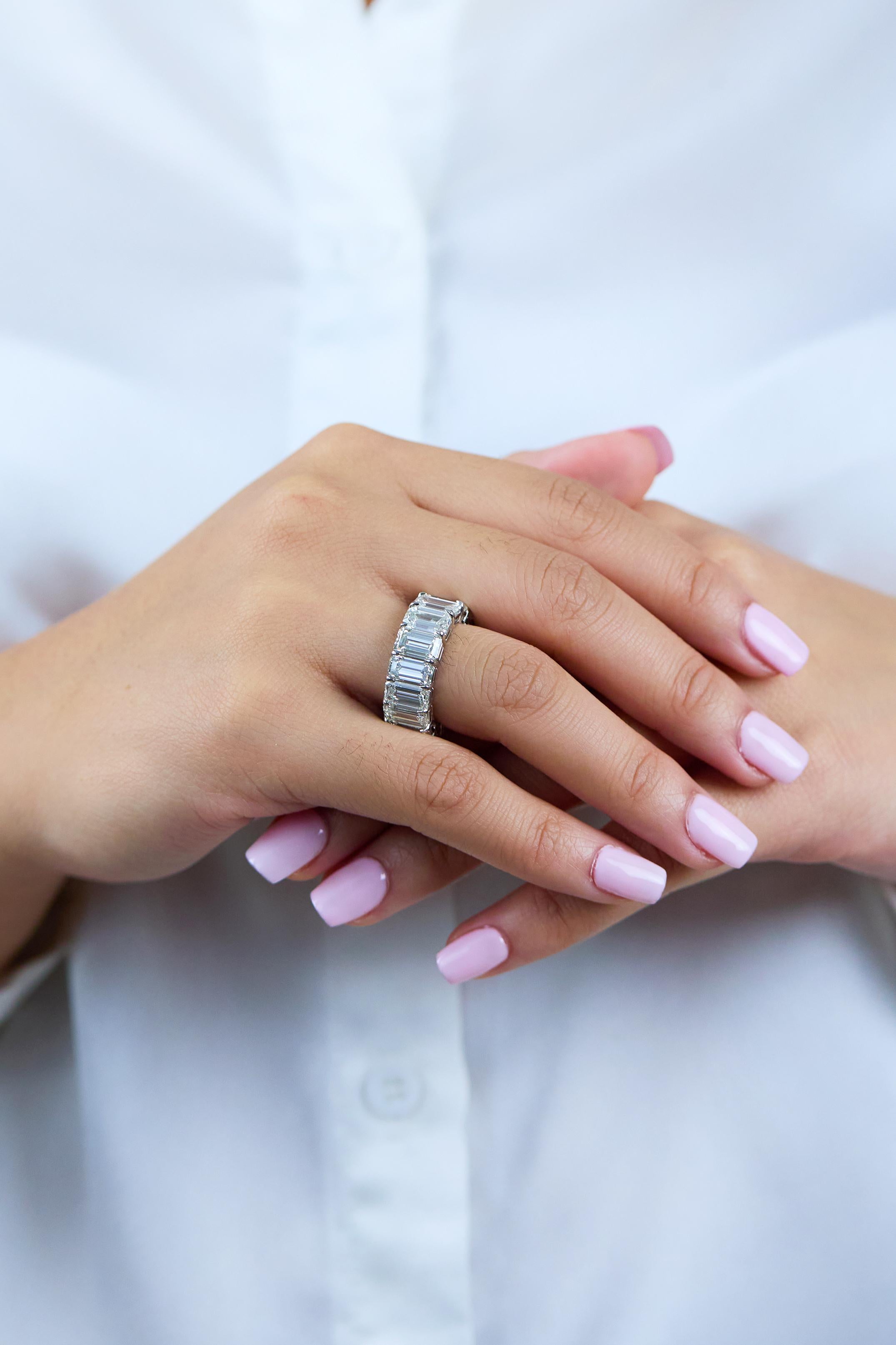 GIA Certificado 17.83 Quilates Total Diamante Corte Esmeralda Alianza de Boda de Eternidad Corte esmeralda en venta