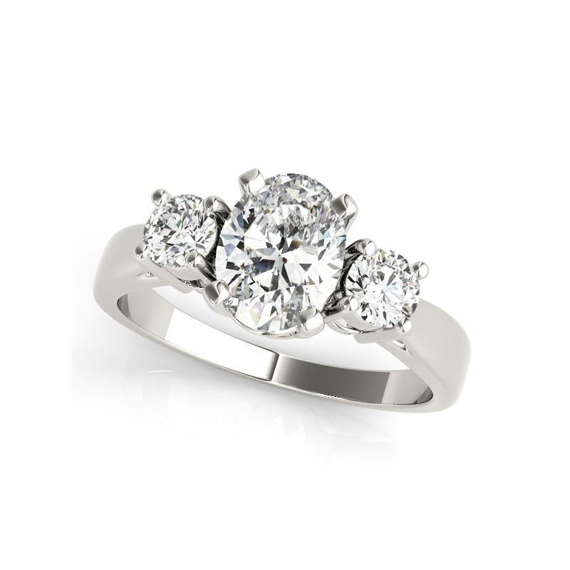 Anillo de diamantes ovalados y redondos de tres piedras de oro blanco de 18 quilates con certificado GIA de 1,79 quilates Corte oval en venta