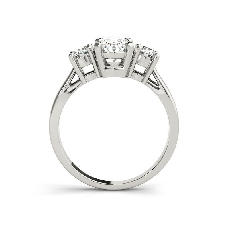Anillo de diamantes ovalados y redondos de tres piedras de oro blanco de 18 quilates con certificado GIA de 1,79 quilates en Nuevo estado para la venta en New York, NY