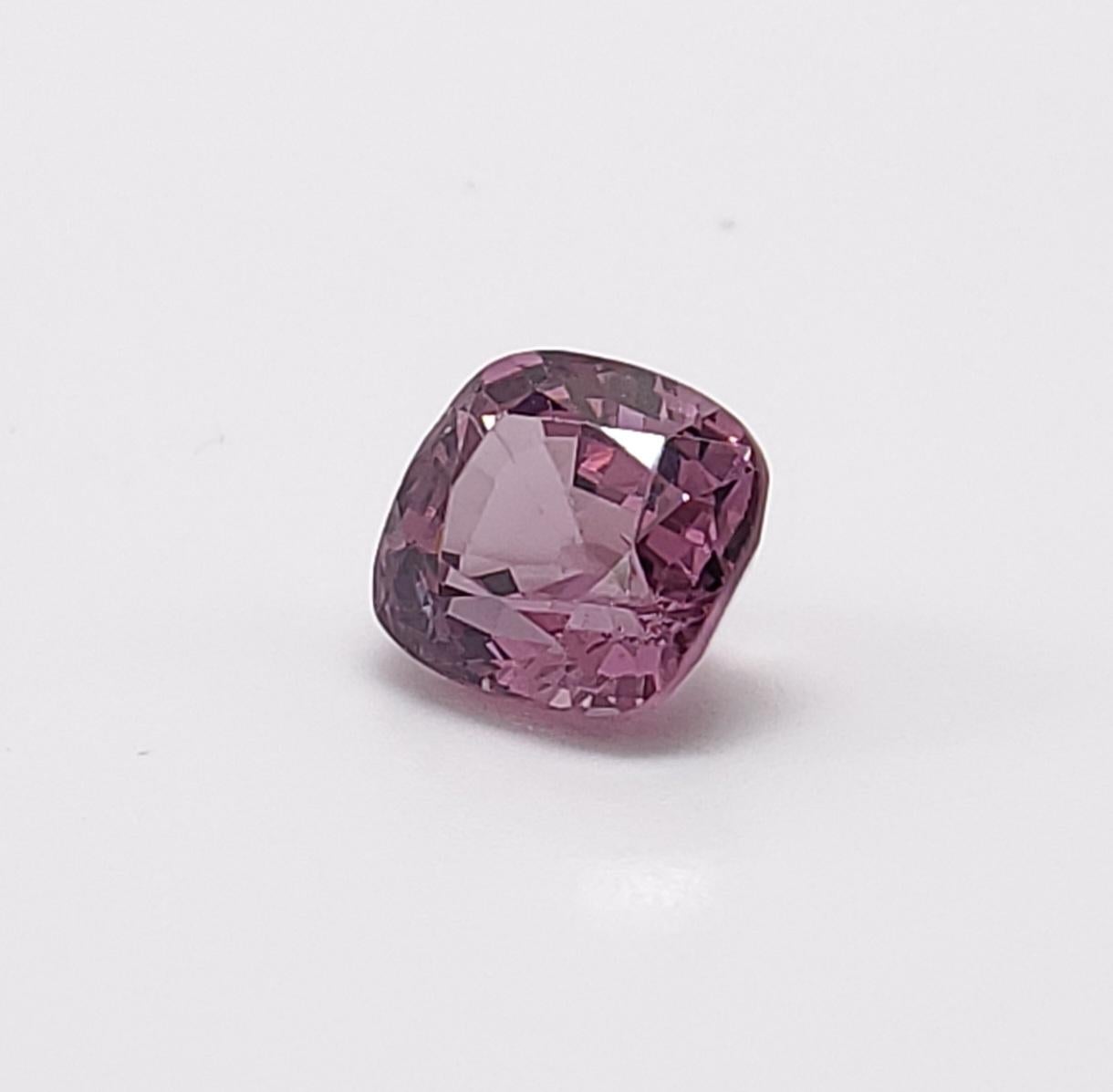 Women's or Men's GIA Certified 1.79 Carat Spinel For Sale