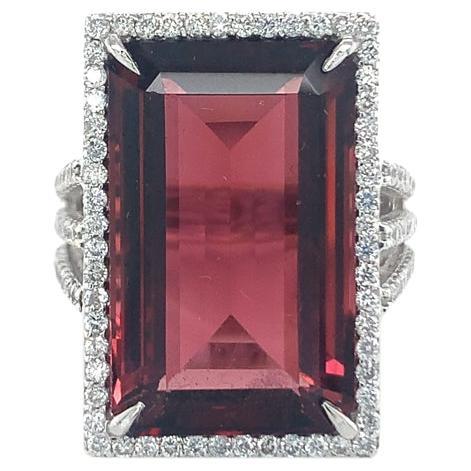 Anillo de diamantes de turmalina rosa de 17,98 quilates certificado por el GIA