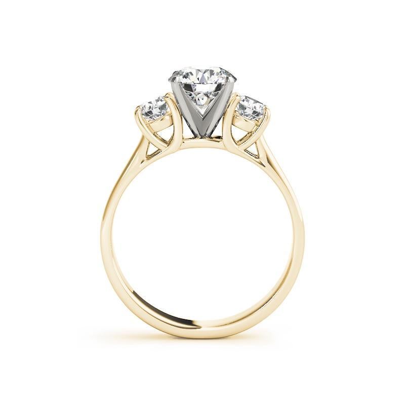 GIA Certified 1.7ct Round Classic Three-Stone V-Prong Diamond Ring In condizioni Nuovo in vendita a New York, NY