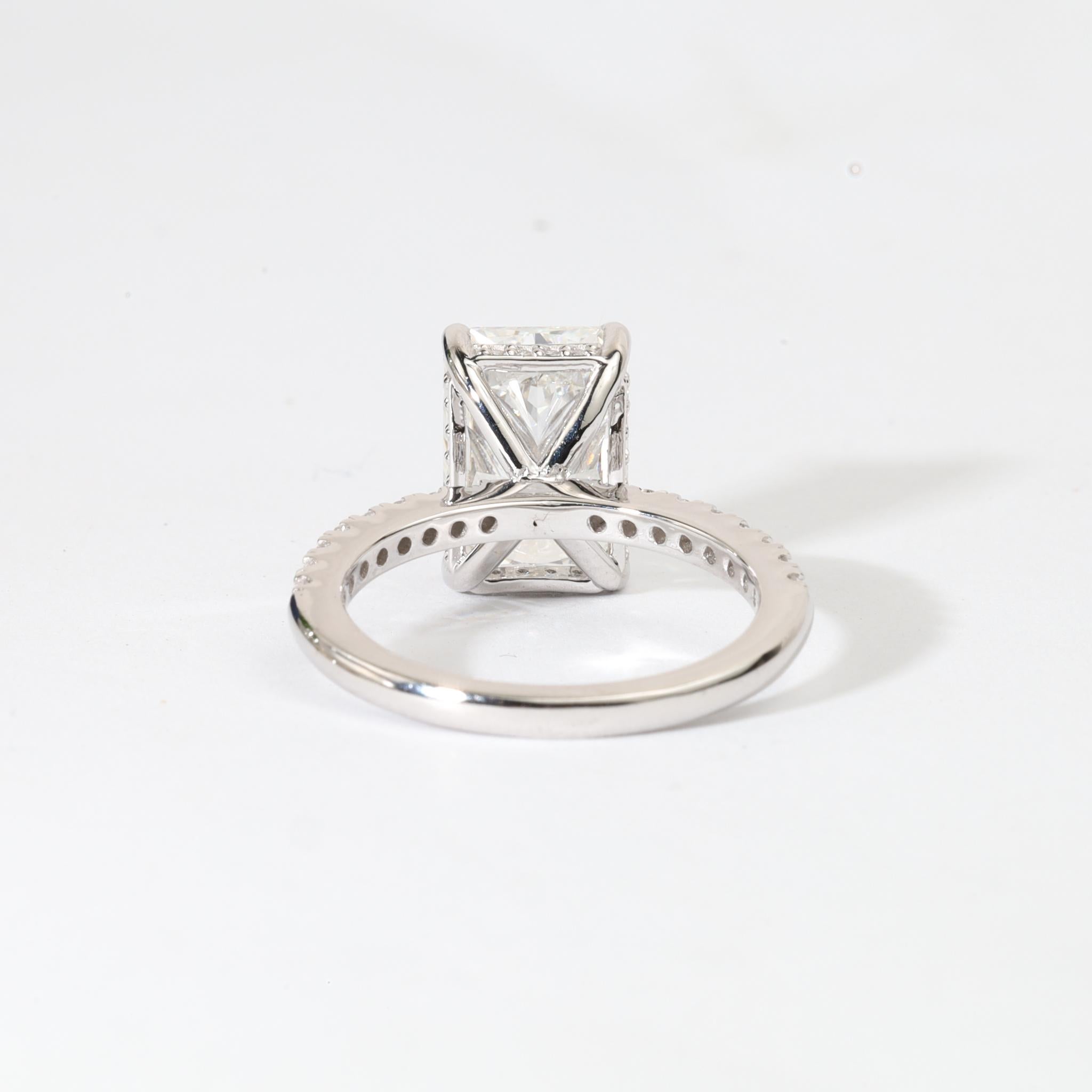 GIA Certified 4.1ct Radiant-Cut Diamond Hidden Halo Engagement Ring in 18K Gold In New Condition For Sale In Jaipur, RJ