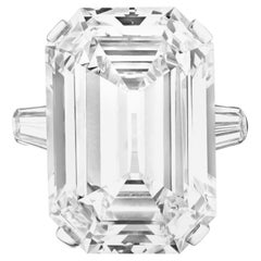 GIA Certified 18 Carat Emerald Cut h Internally Flawless Diamond Platinum Ring (bague en platine)