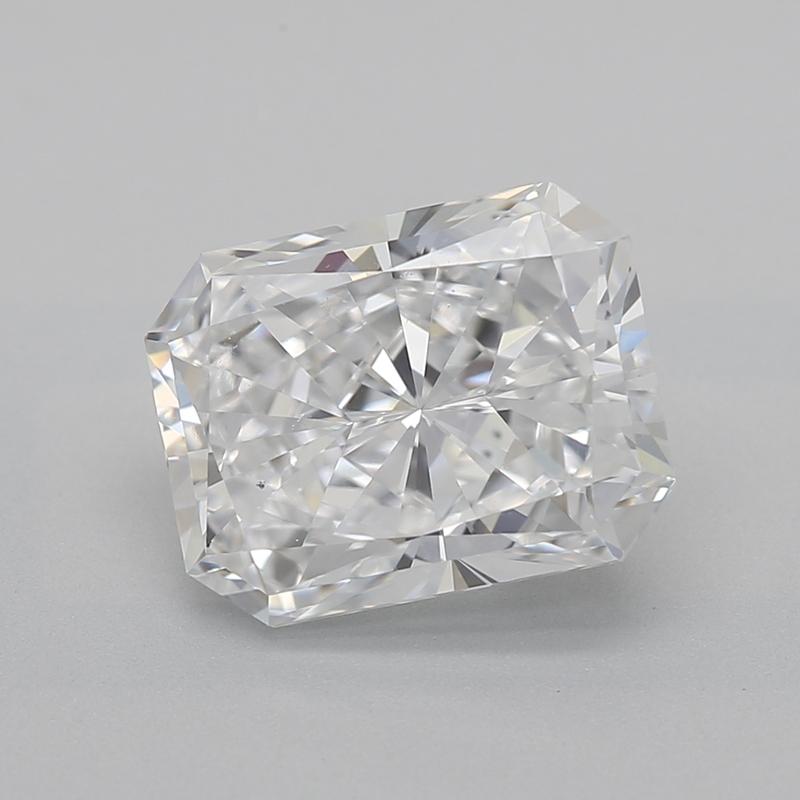 Fabriquée à la main à New York, cette magnifique bague en diamant est ornée d'un diamant radiant certifié par le GIA pesant 1,8, qui brille d'un éclat éclatant grâce à son classement D et VS2. Le design unique est rehaussé par un halo caché de
