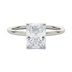 Bague diamant solitaire radiant à halo caché de 1.8 carat certifiée GIA