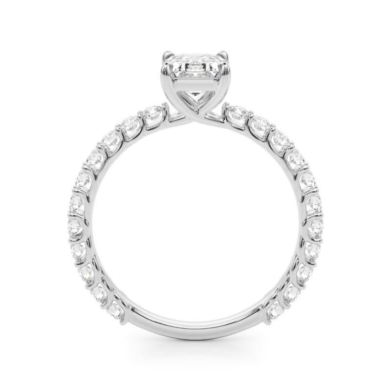 Bague en platine avec diamant radiant de 1.8 carats certifié par le GIA, pour l'éternité partielle Neuf - En vente à New York, NY