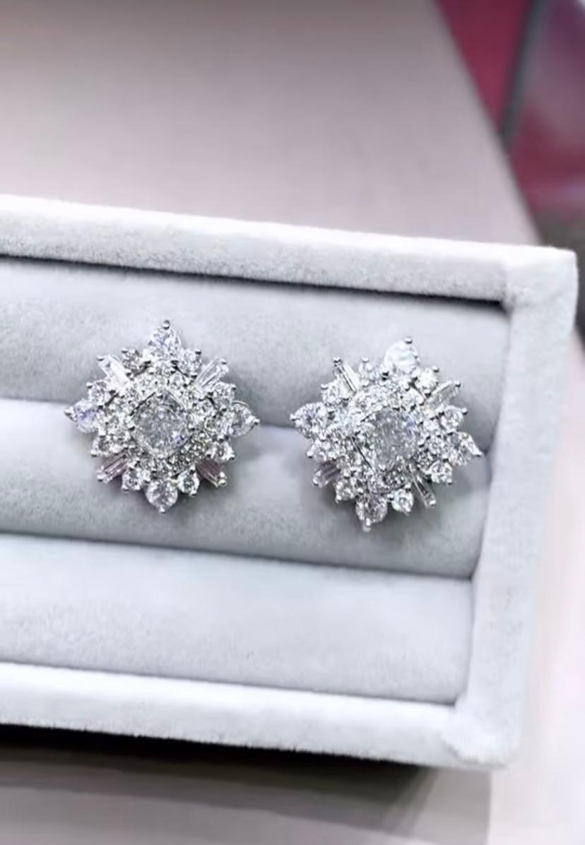 Taglio misto Orecchini in oro 18 carati con diamanti da 1,80 carati certificati GIA in vendita