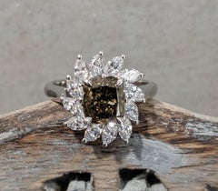 Anello da cocktail con diamante giallo scuro-verdognolo da 1,80 carati certificato GIA