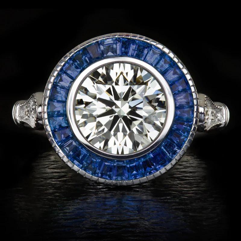GIA Certified 1.80 Carat Round Cut Blue Sapphire Halo Ring In New Condition For Sale In Rome, IT