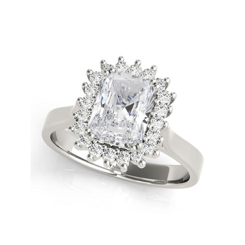 Taglio radiant Anello di diamanti in platino con diamante radiante vintage a grappolo da 1,80 carati certificato GIA in vendita