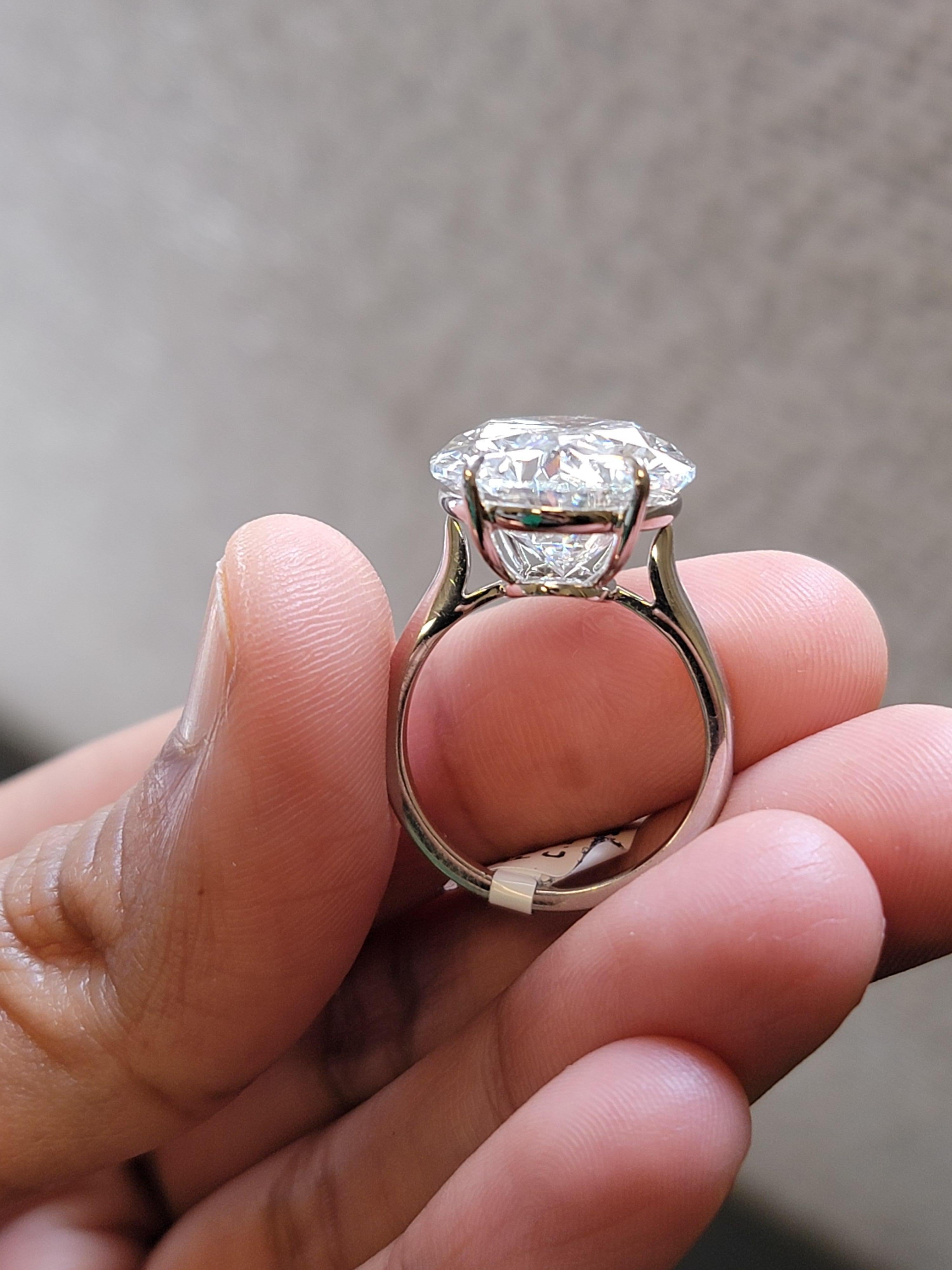 Oval Cut Issac Nussbaum 18K Platinum 18 Carat Oval Diamond H Color VS1 Clarity Ring. For Sale