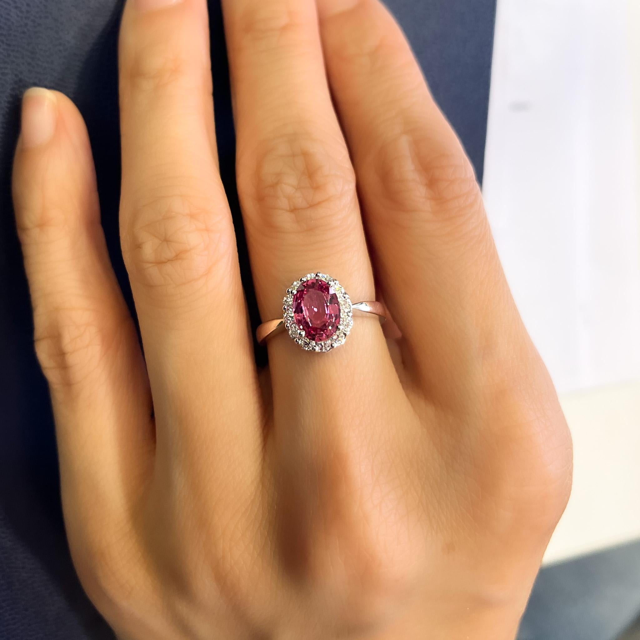 Modern GIA Certified 1.81 Carat No-heat Padparadscha Sapphire & Diamond Ring For Sale