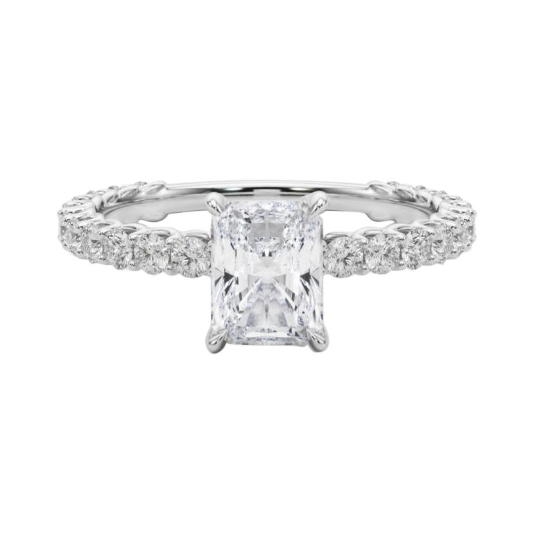 Anello di diamanti a eternità parziale con radiante da 1.81 carati certificato GIA