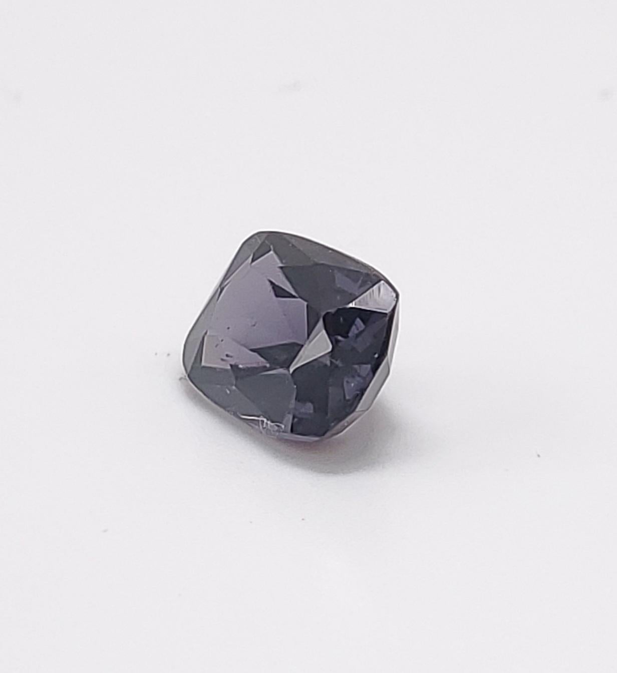 Women's or Men's GIA Certified 1.81 Carat Spinel  For Sale