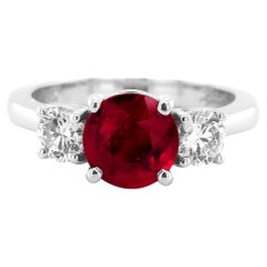 Bague en or blanc 18 carats sertie de diamants et de rubis de Birmanie certifiés GIA de 1,81 carat