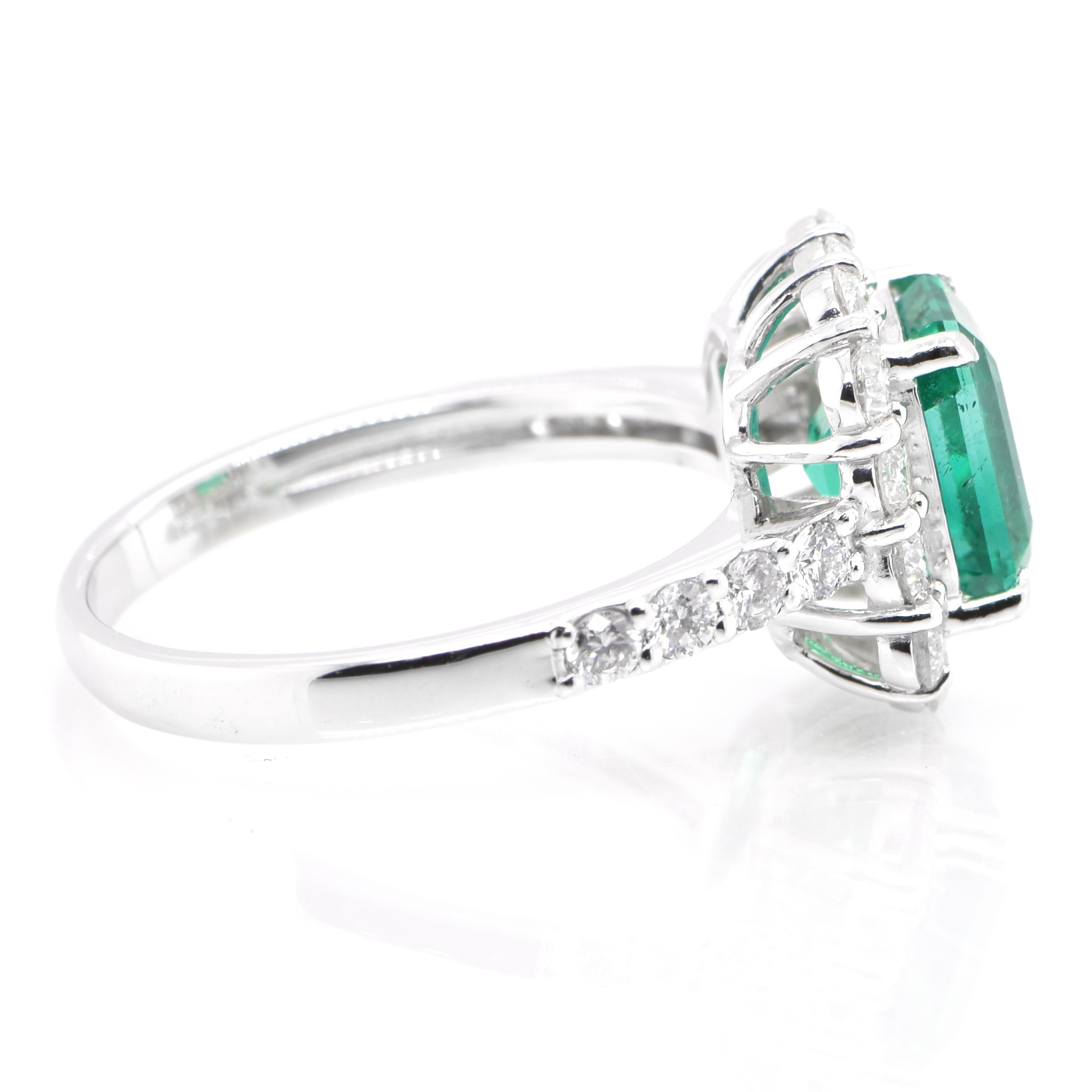 GIA Certified 1.82 Carat Natural Colombian Emerald Ring Set in Platinum In New Condition In Tokyo, JP