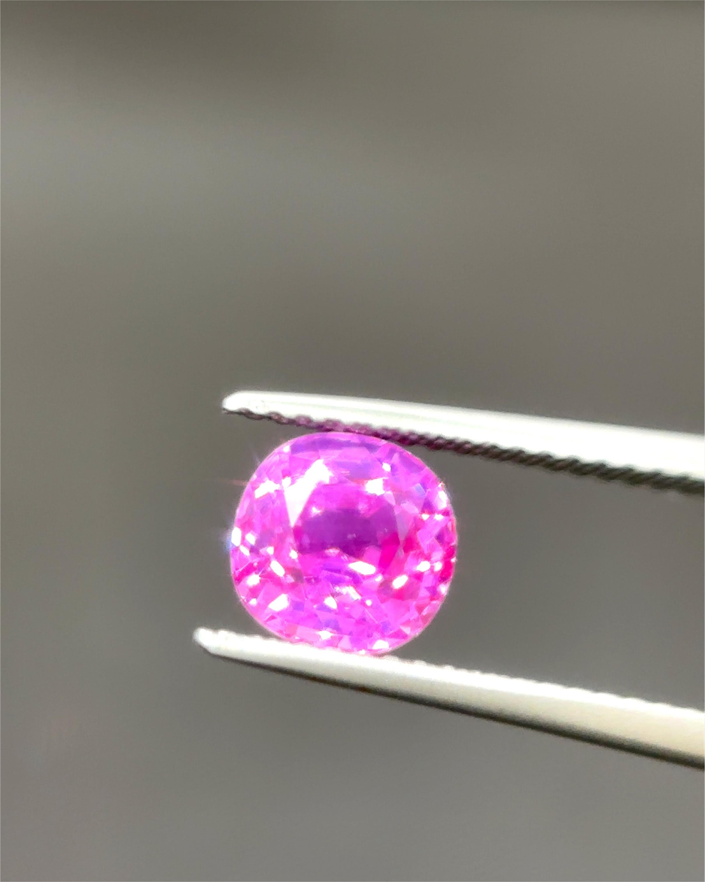 GIA Certified 1.83 Carat Burma No Heat Cushion Cut Pink Sapphire In New Condition For Sale In Kowloon, HK