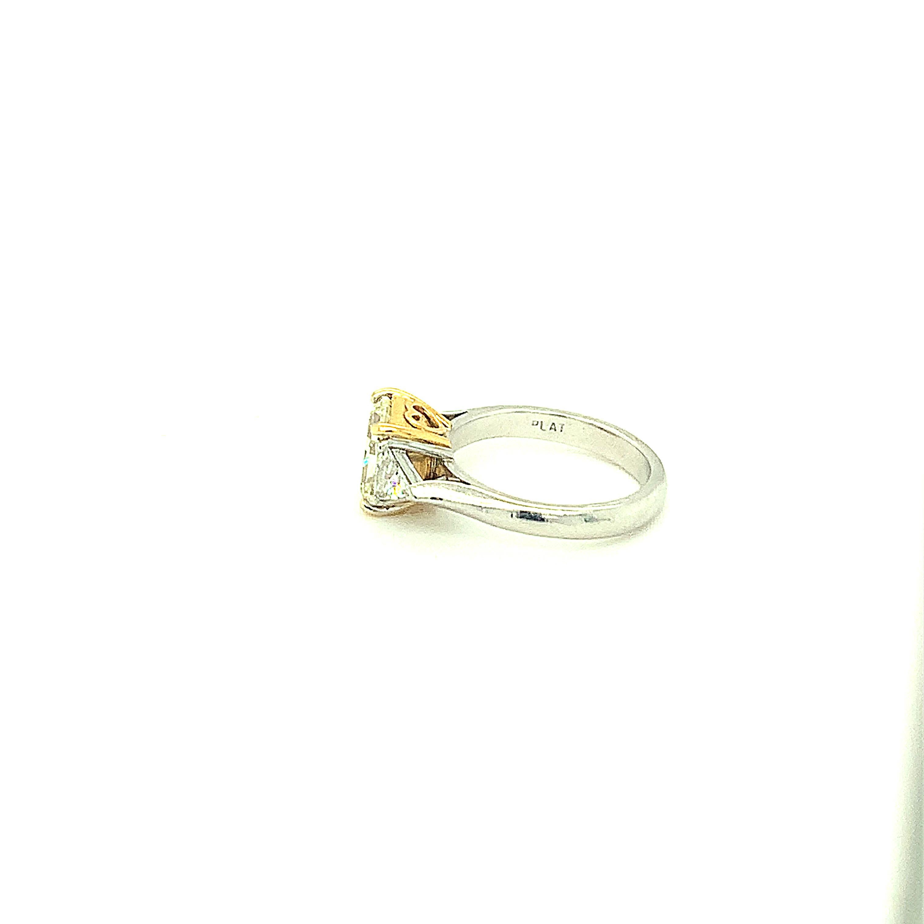 GIA Certified 1.83 Carat Fancy Light Yellow Diamond Platinum Ring For Sale 6