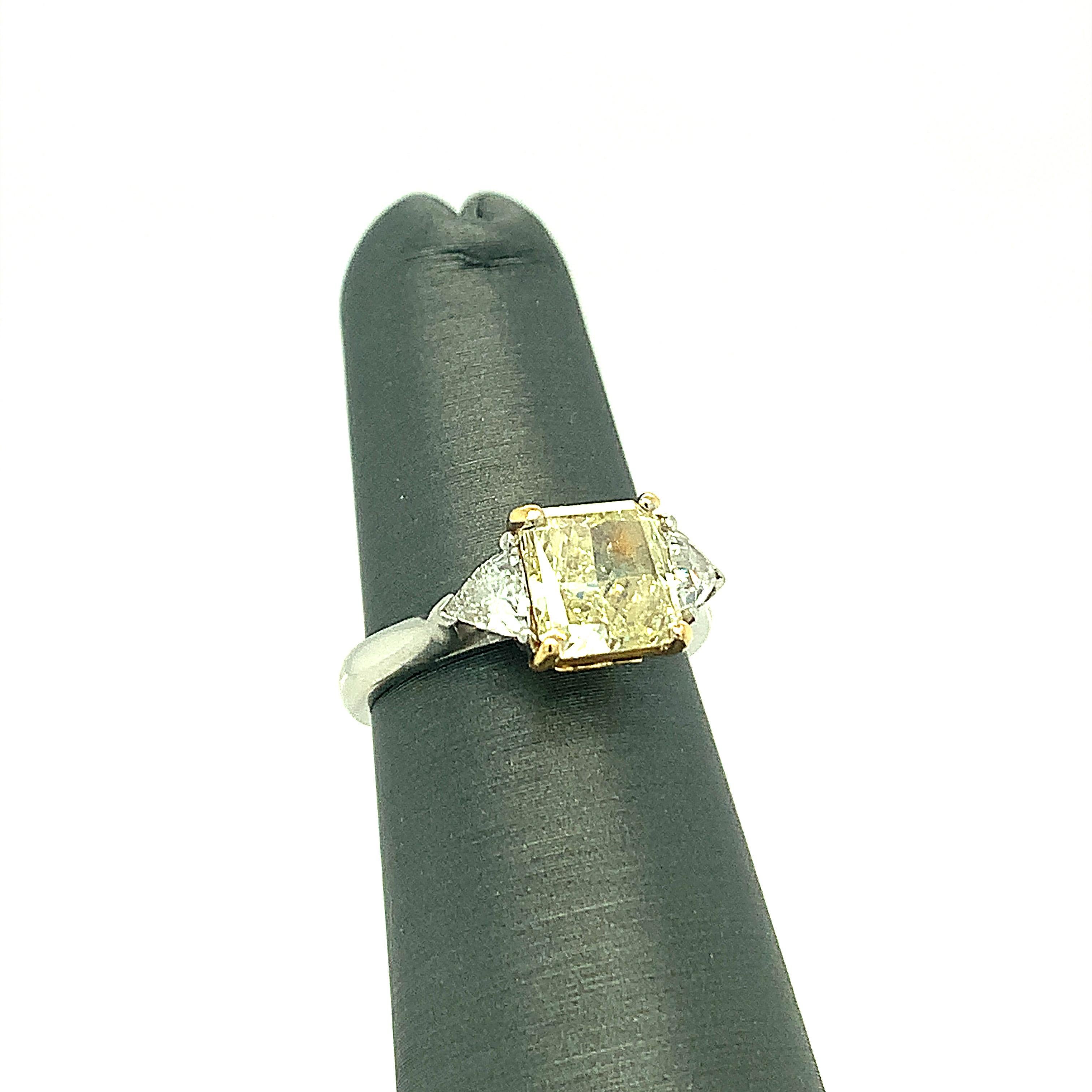 Artisan GIA Certified 1.83 Carat Fancy Light Yellow Diamond Platinum Ring For Sale