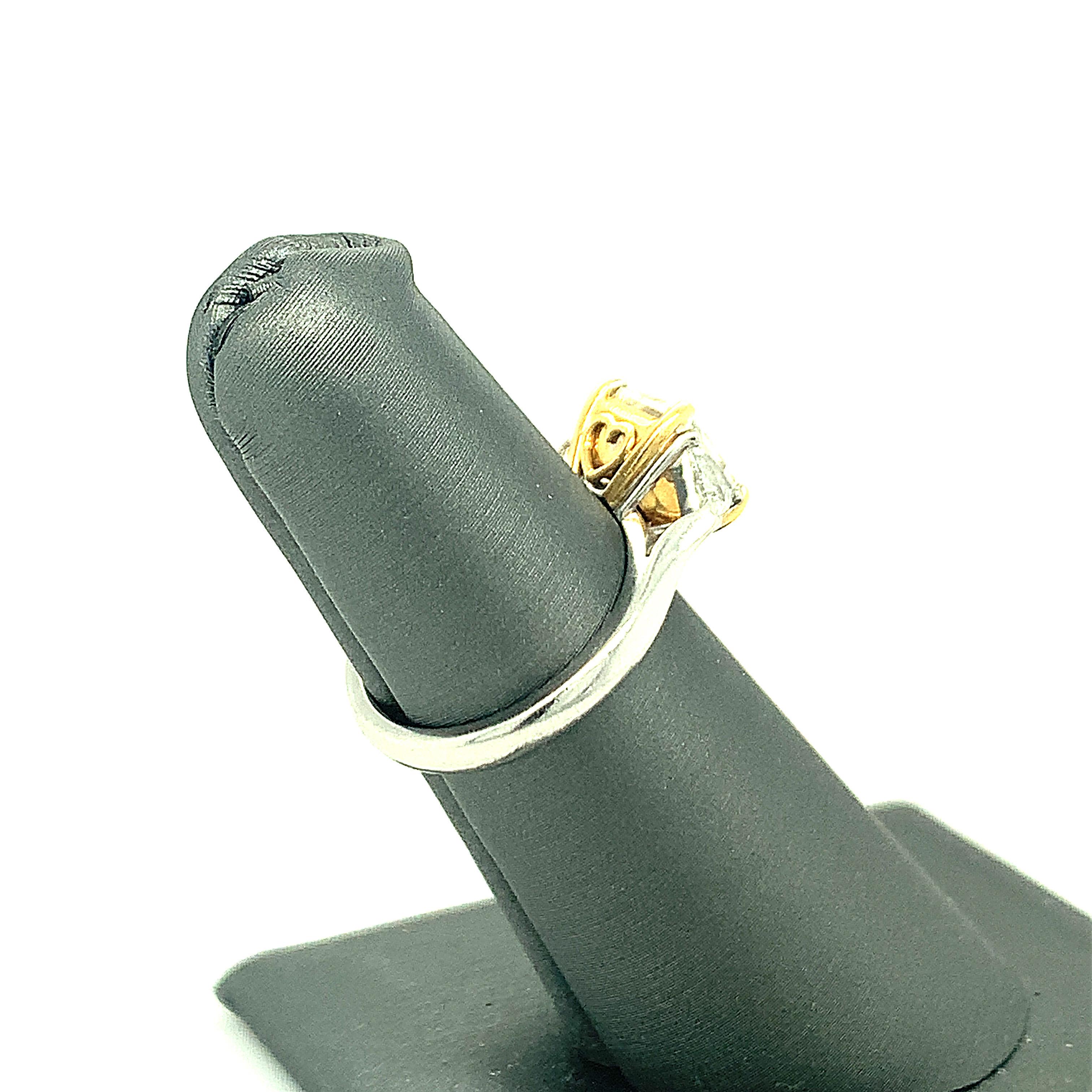 GIA Certified 1.83 Carat Fancy Light Yellow Diamond Platinum Ring For Sale 1