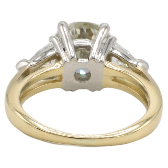 Moderne Bague à trois pierres certifiée GIA, 1,85 carat N SI2, diamant naturel de taille transitionnelle en vente