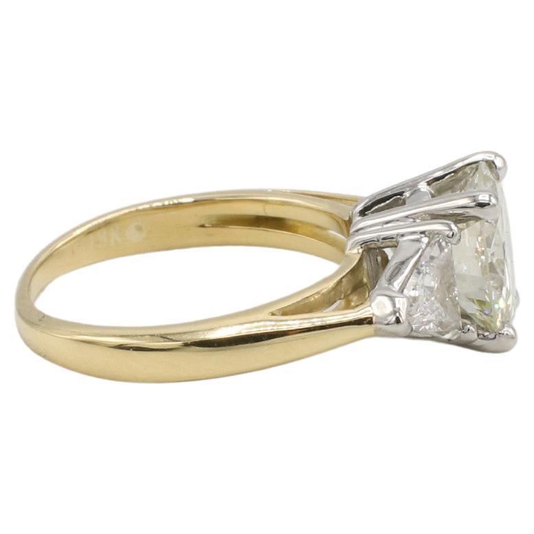 Taille ronde Bague à trois pierres certifiée GIA, 1,85 carat N SI2, diamant naturel de taille transitionnelle en vente