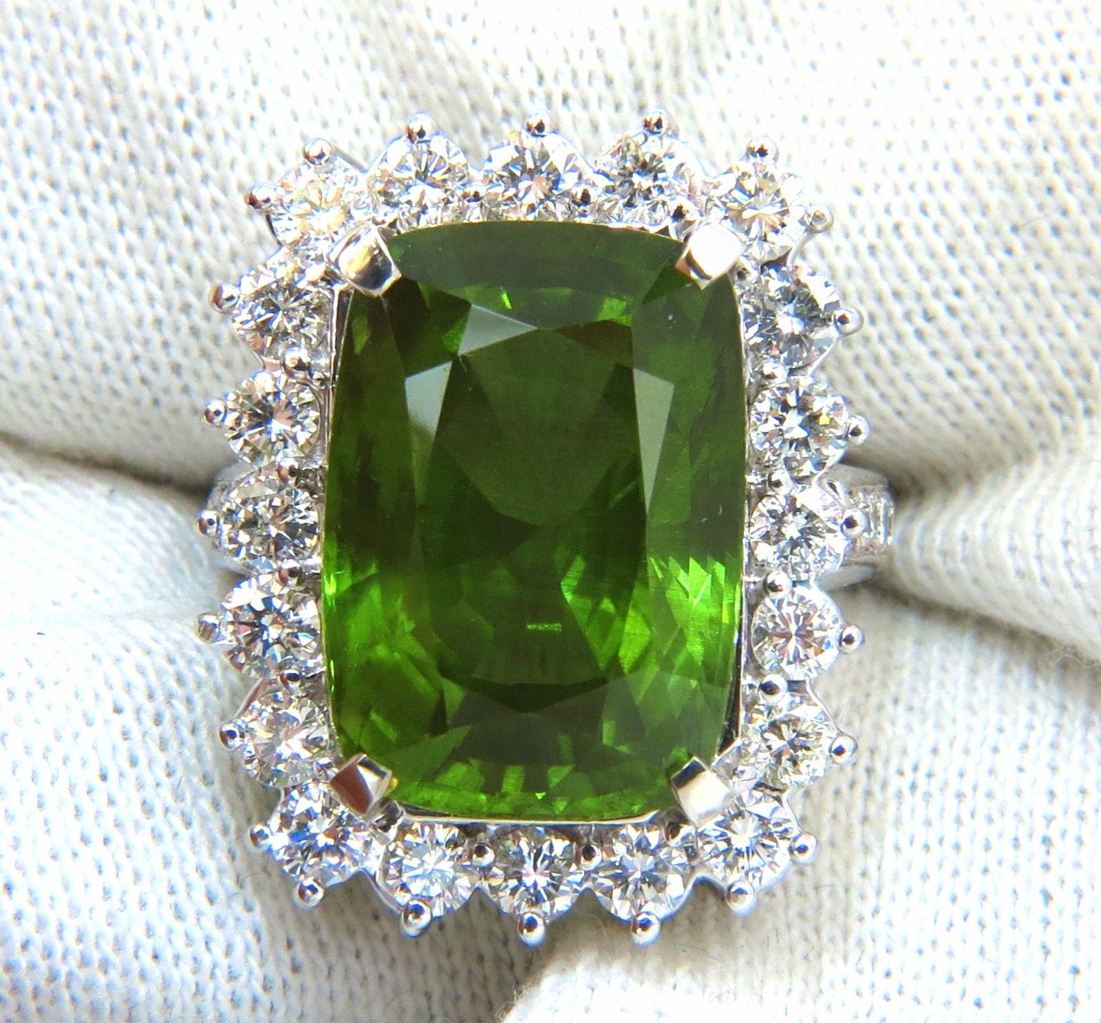GIA Certificado 18,58 Quilates Anillo de Diamantes Peridoto Verde Natural 18 Quilates en venta 2