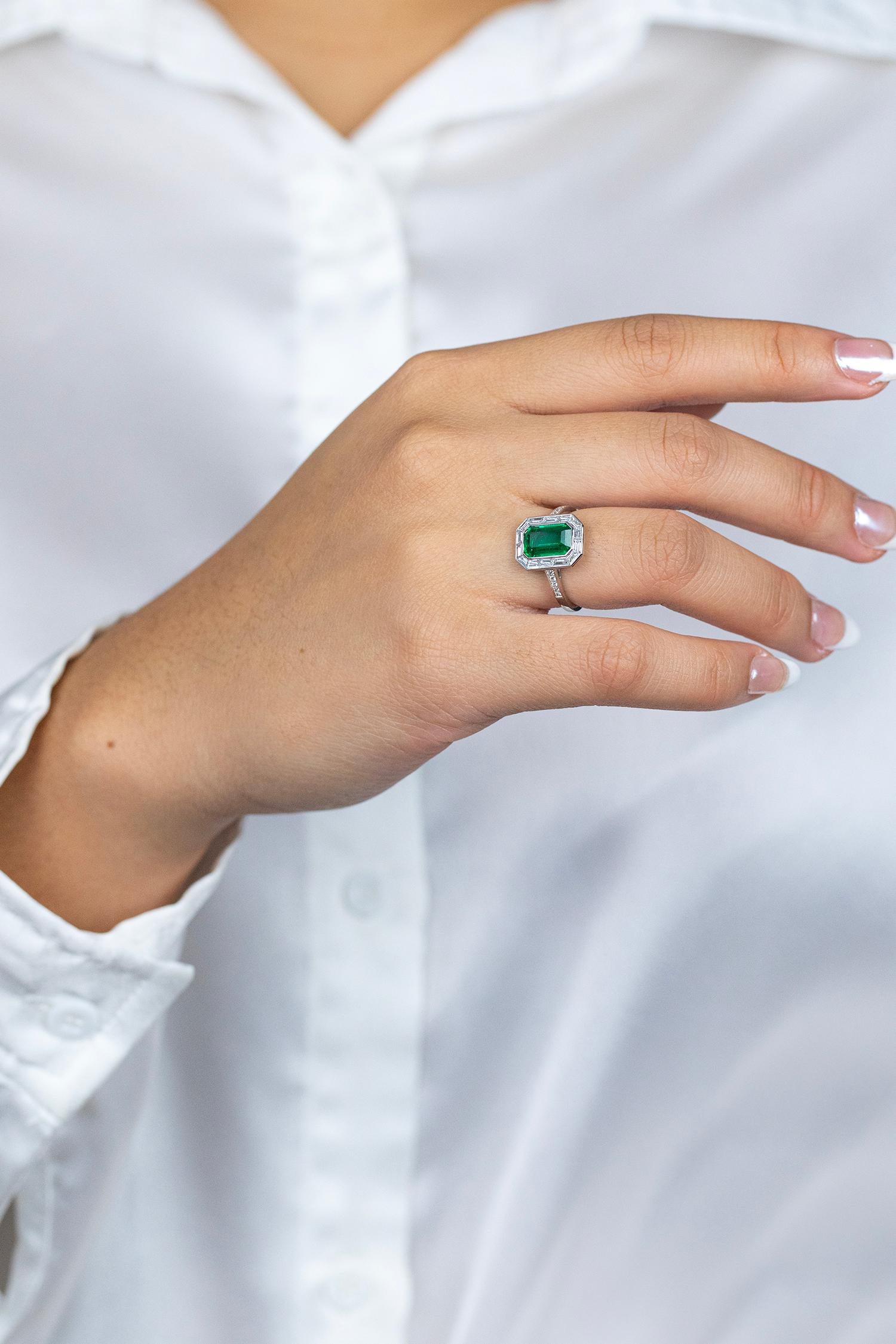 GIA Certified 1.86 Carats Emerald Cut Emerald & Diamond Halo Engagement Ring In New Condition For Sale In New York, NY