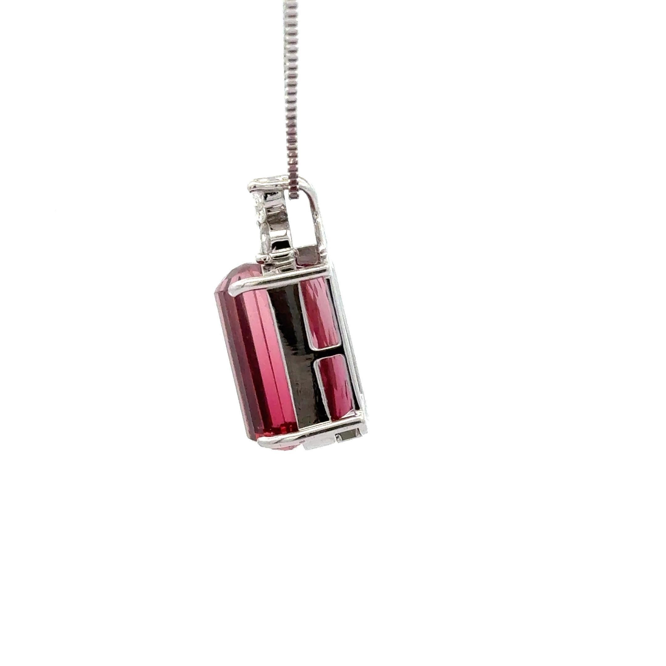 Taille mixte Collier pendentif en tourmaline rose et diamants floraux certifiés GIA de 18,61 carats en vente