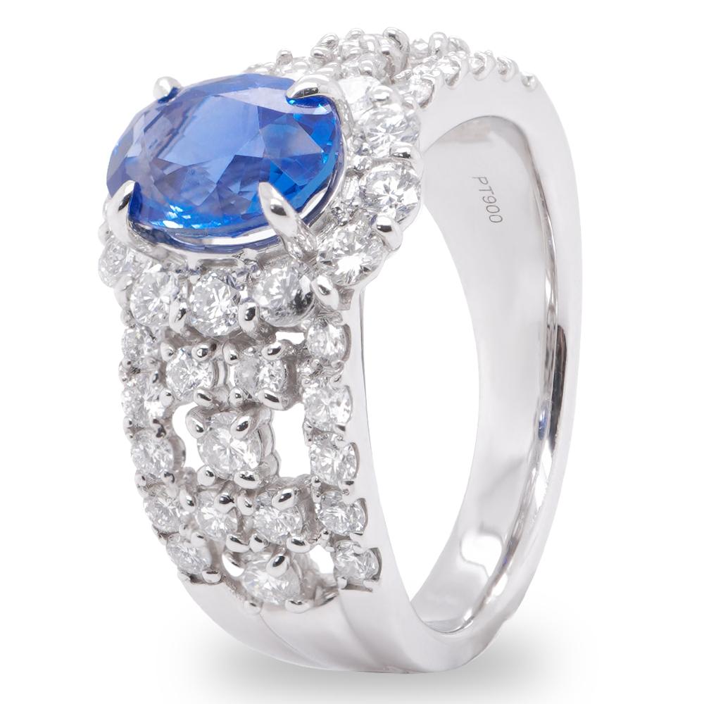 GIA Certified 1.87 Carat No Heat Burma Sapphire & 1.17 Carat Diamond Ring In New Condition For Sale In Hung Hom, HK