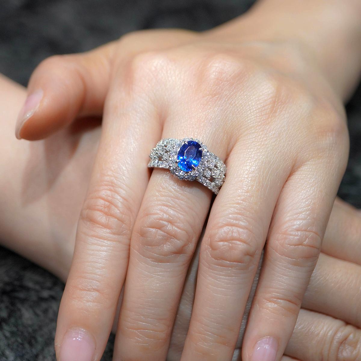 Women's or Men's GIA Certified 1.87 Carat No Heat Burma Sapphire & 1.17 Carat Diamond Ring For Sale