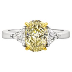 Bague de fiançailles à trois pierres en diamant jaune ovale de 1,87 carat certifiée par le GIA