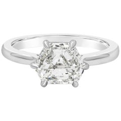 GIA Certified 1.87 Carats Trapezoid Diamond Solitaire Engagement Ring