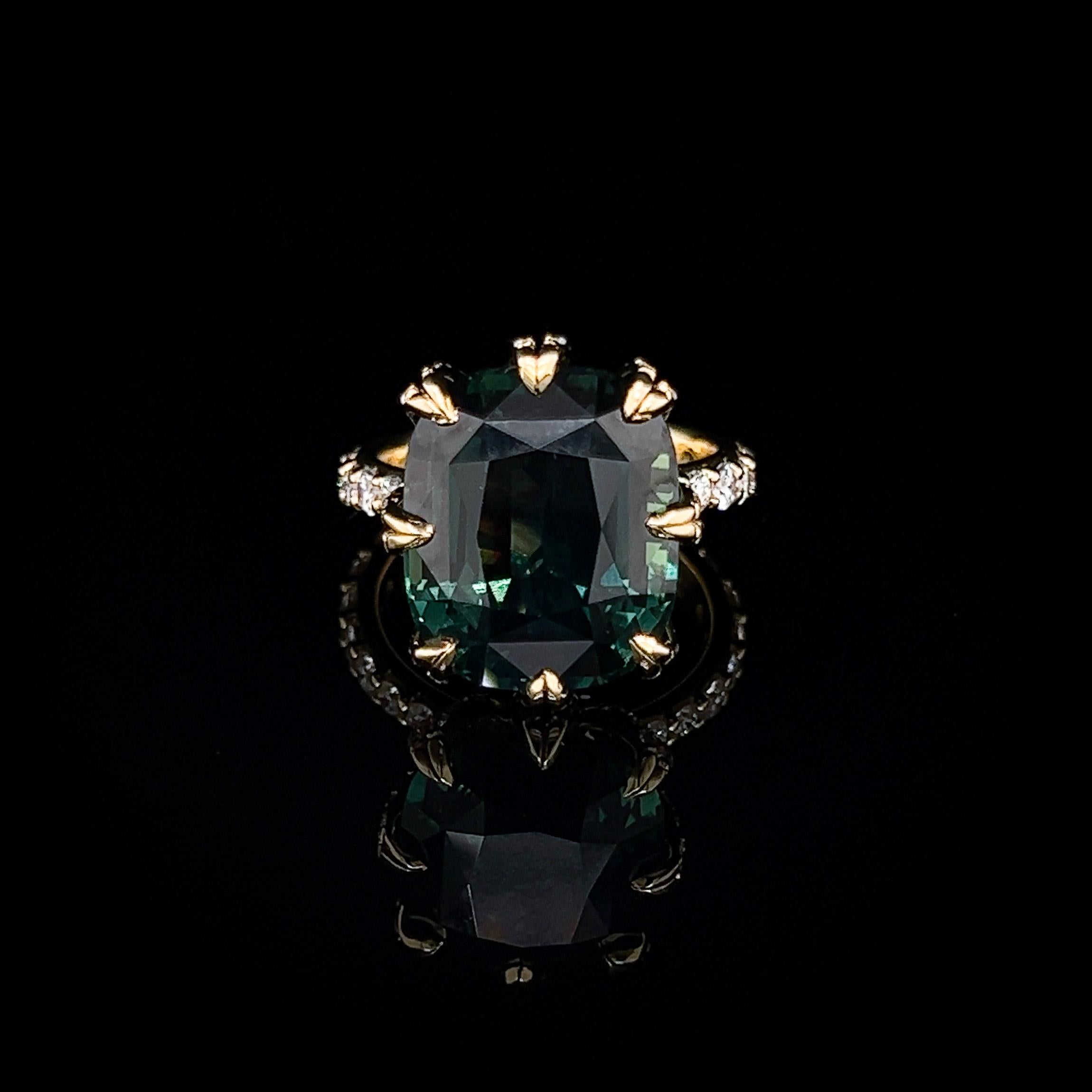 GIA Certified 18.78 Carat Sapphire Blue Green Diamond Cocktail Ring YG 18K In New Condition For Sale In Henrico, VA
