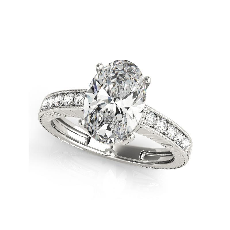 Taglio ovale Anello con diamante ovale antico inciso a grana fine certificato GIA da 1,88 carati in vendita