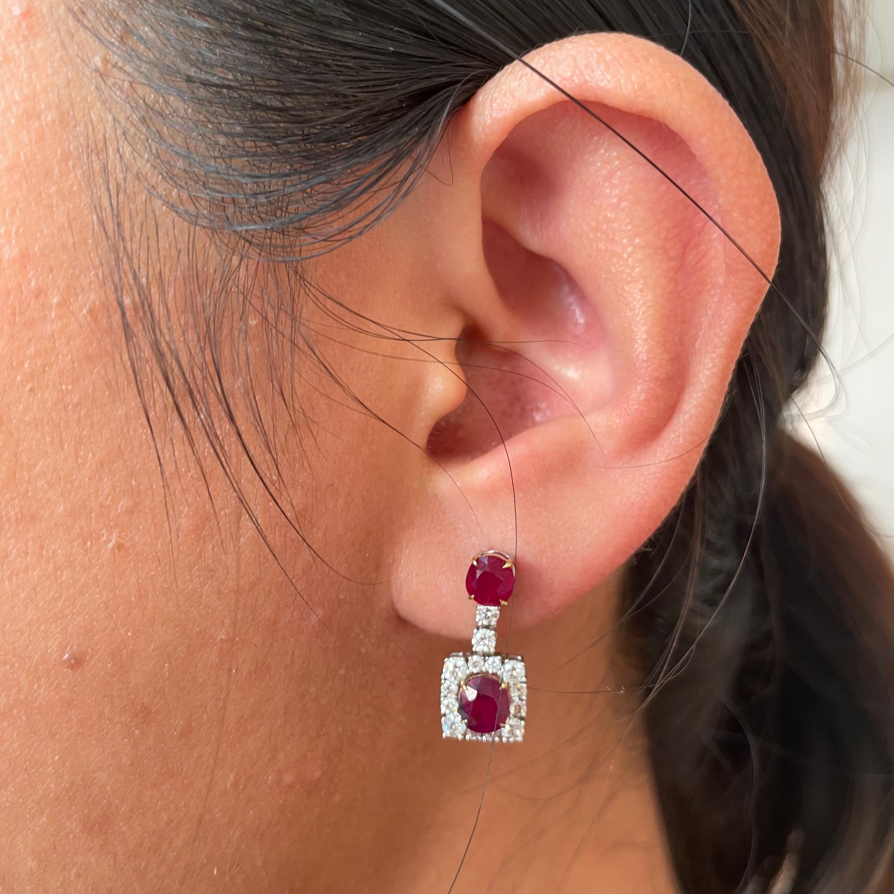 Orecchini di rubino di Birmania certificati GIA da 1,88 carati con sangue di piccione senza calore in 18 carati W/G in vendita 1