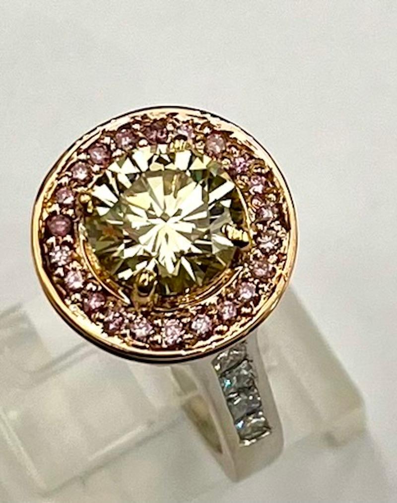 GIA-zertifizierter 1,89 Karat runder Brillantdiamant in Gelb (Fancy Yellow) im Zustand „Neu“ im Angebot in San Diego, CA