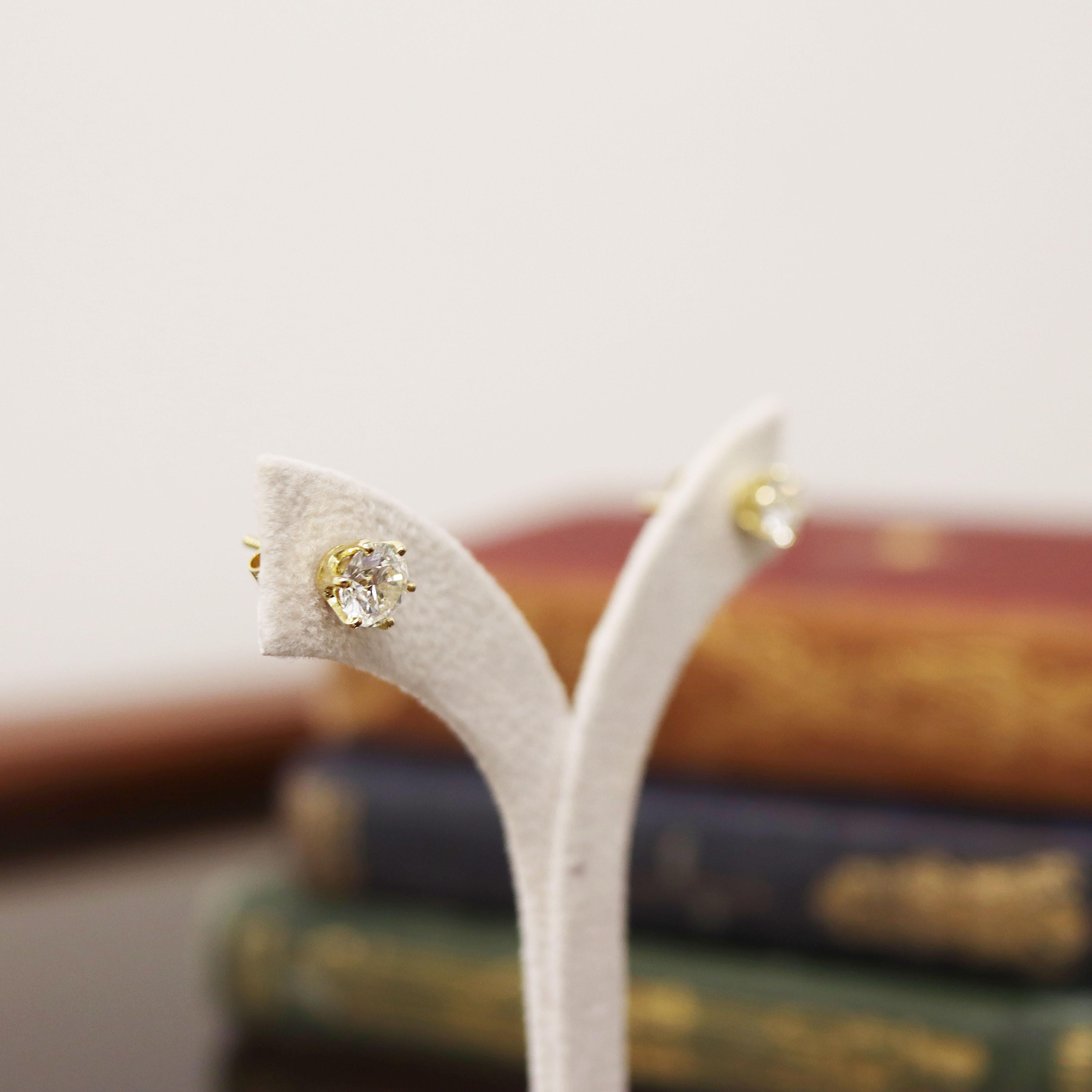Clous d'oreilles en or jaune 18 carats et diamants de 2,00 carats certifiés GIA en vente 1